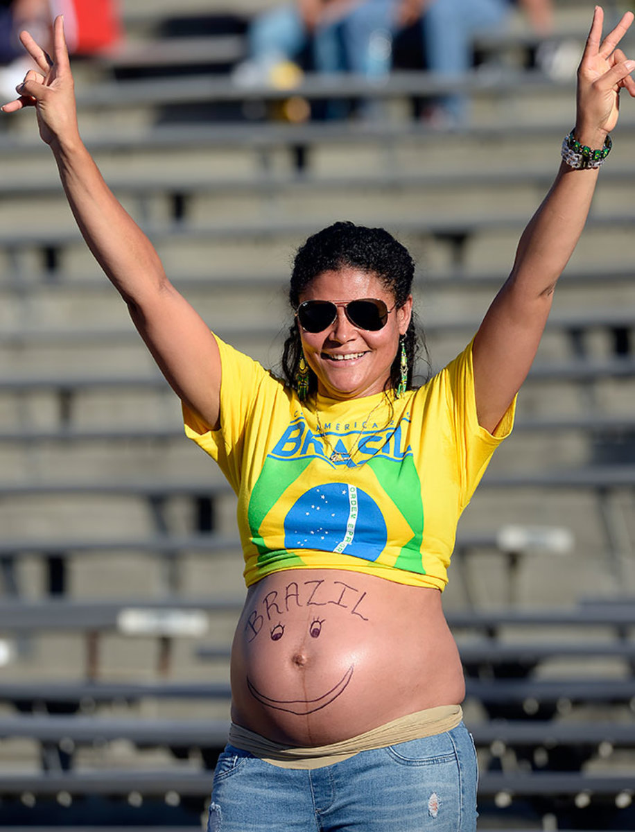 Brazil-fans-538131480.jpg